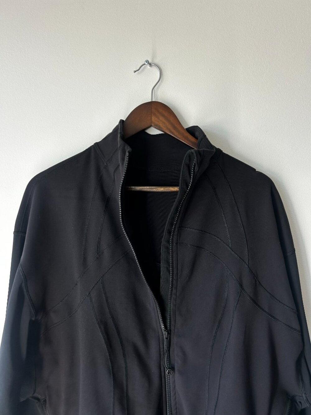 Lululemon Define Relaxed-Fit Jacket Luon - Black Size 6 - Picture 9 of 9